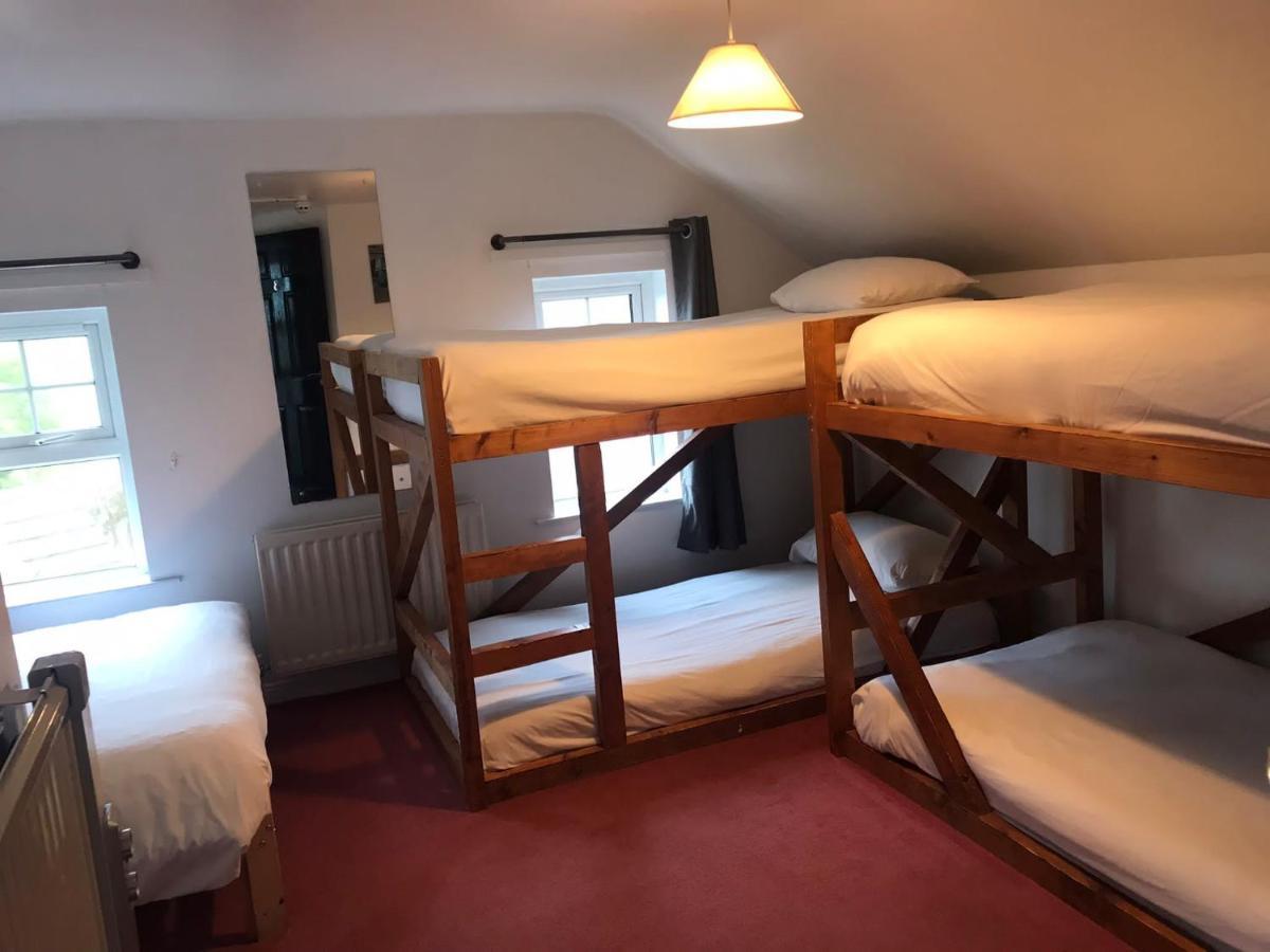 Finn Mccools Giants Causeway Hostel Бушмилс Экстерьер фото