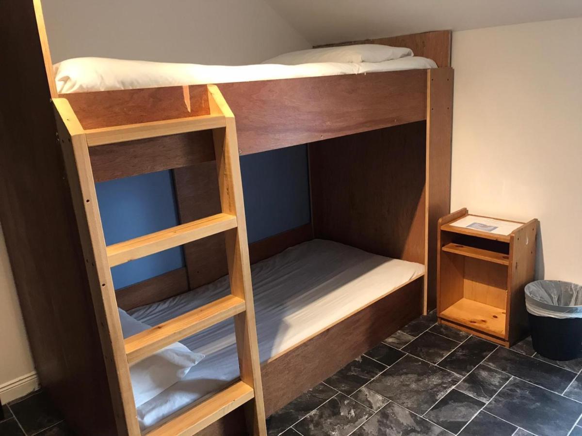 Finn Mccools Giants Causeway Hostel Бушмилс Экстерьер фото